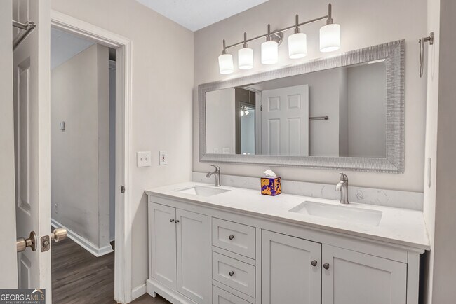 Building Photo - 5772 Lilburn Stone Mountain Rd