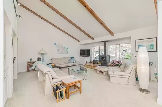 Building Photo - 861 Lake Terrace Cir