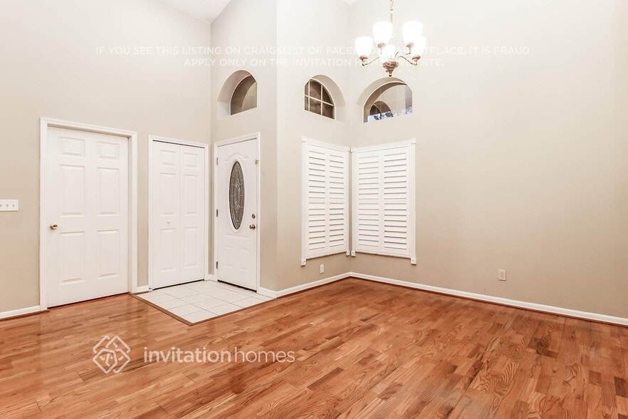 Building Photo - 1962 Wood Brook St