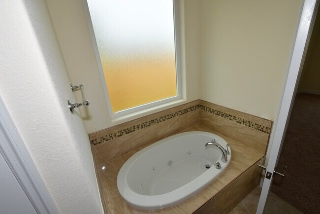 Master Bathroom - 12120 Lyndell Plantation Dr