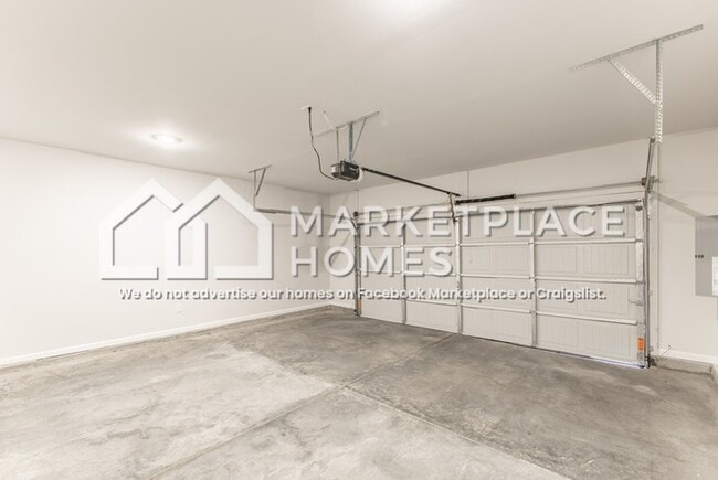 Building Photo - 212 Stockyard Cir