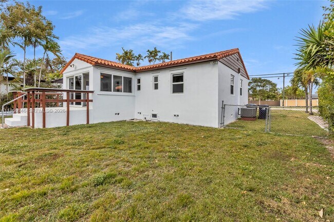 Building Photo - 392 Payne Dr