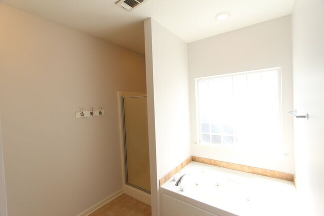 Building Photo - Homewood Area - Oxmoor Glen - Minutes to Downtown & UAB