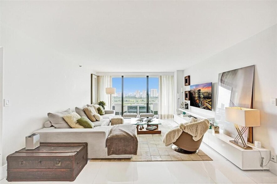 Primary Photo - 20355 NE 34th Ct