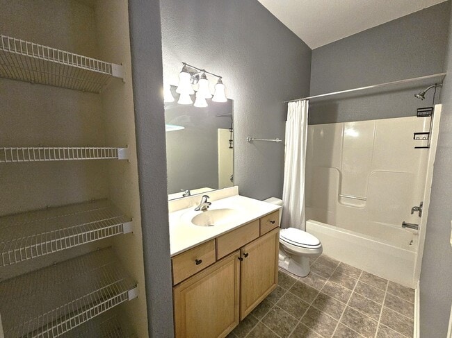 Building Photo - 1850 Stoney Ln