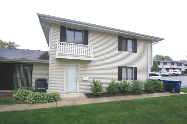 Building Photo - 1422 Tonset Ln