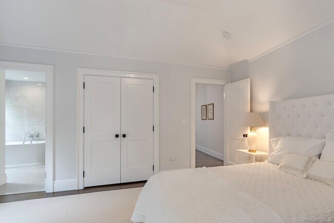 Building Photo - 150 Harvest Ln