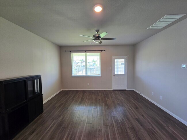 Building Photo - 13703 Mariah Dr