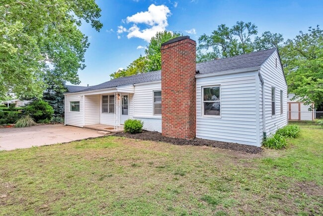Building Photo - Updated 4 Bedroom 3 bathroom in Derby, KS