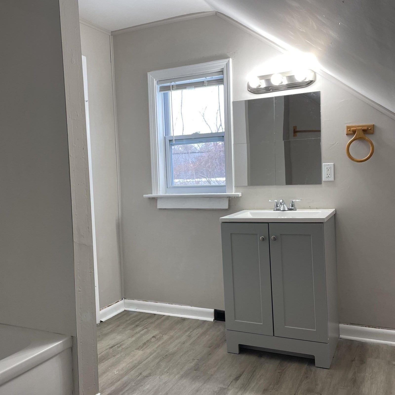 Building Photo - 191 Baldwin Ave