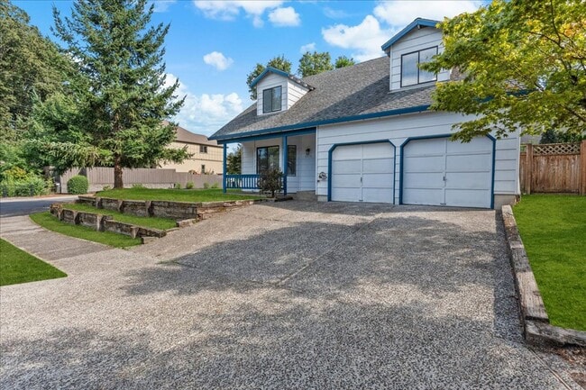 Building Photo - Beautifully renovated 4-bdrm, 2-bath Tuala...