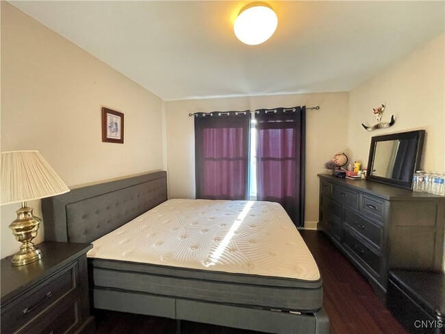 Building Photo - 4481 Southwood Heights Dr