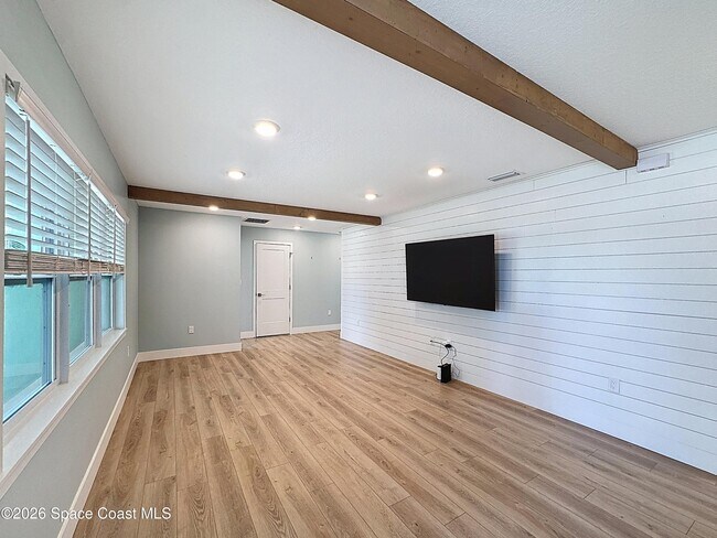 Building Photo - 1707 Shore Dr