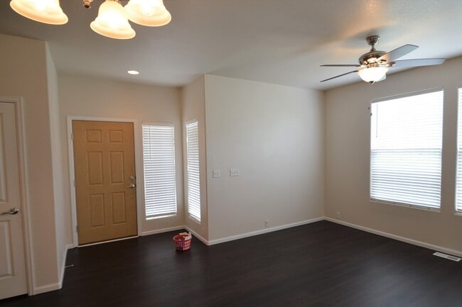 Building Photo - Beautiful townhome near Ft. Carson available to move in!