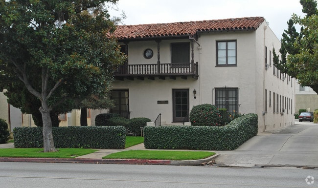 Building Photo - Single classic charm with a homey feel in South Pasadena!