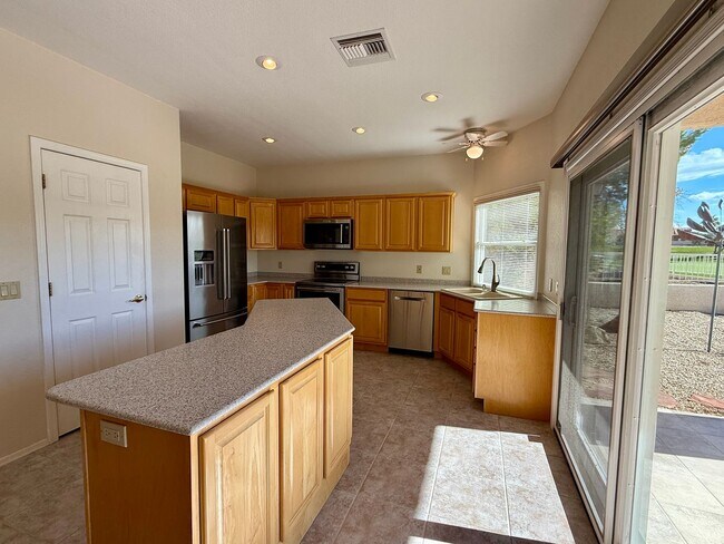 Building Photo - Pending - Long term