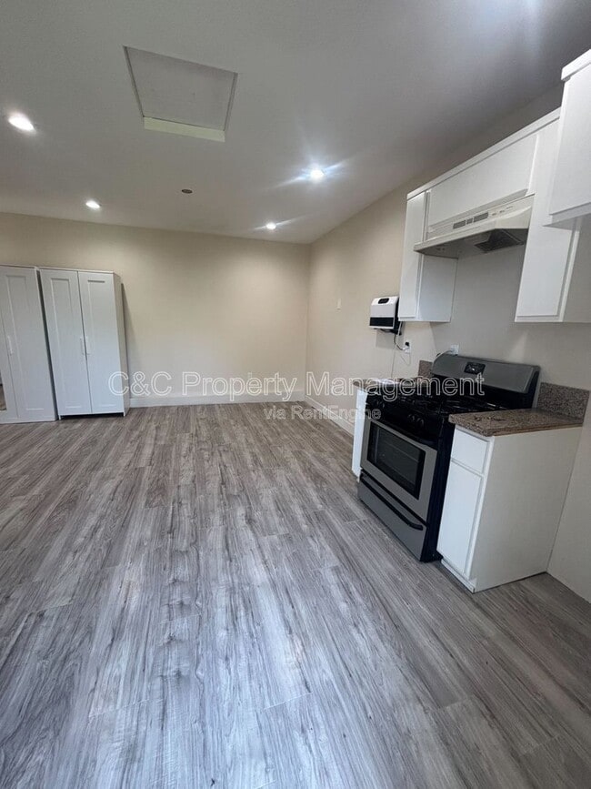 Building Photo - 1408 E 142nd St