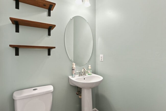 Building Photo - Hanover, MD