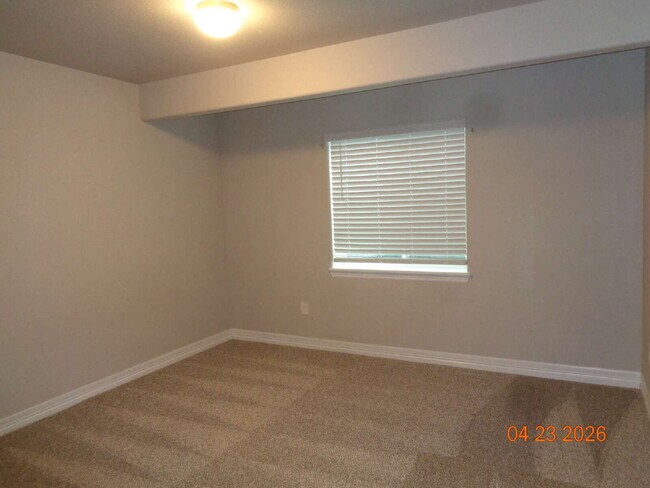 Building Photo - Lorson Ranch beauty