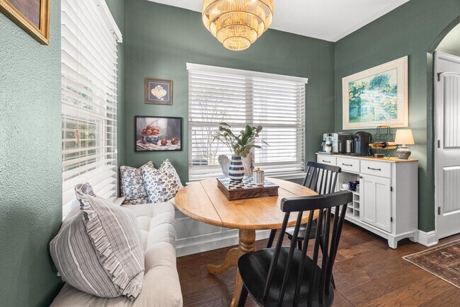 Building Photo - 120 Mosaic Oaks Cir