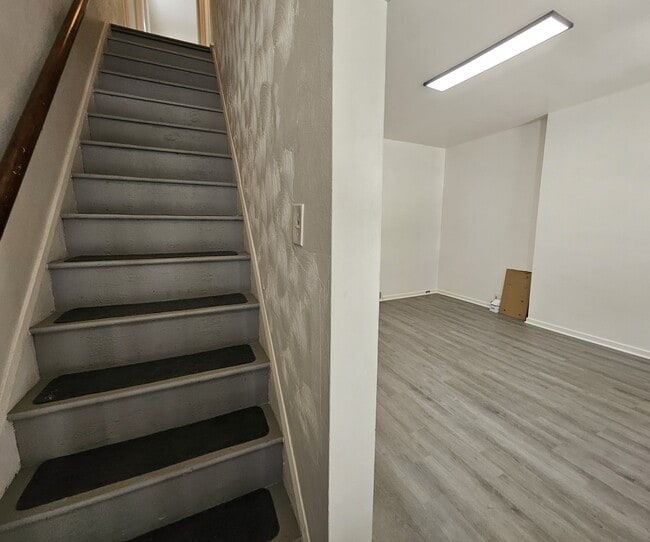 Building Photo - 837 Stanton Ave