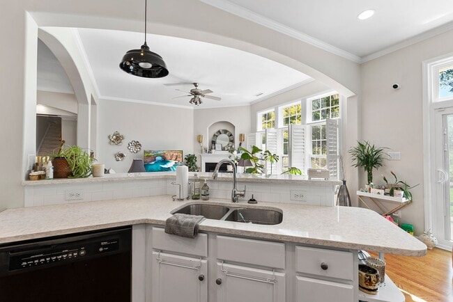 Building Photo - 1433 Basinger Ct