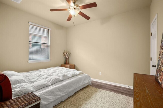 Building Photo - 2820 Garnet Ridge Dr