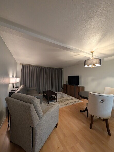 Building Photo - 6970 California Ave SW