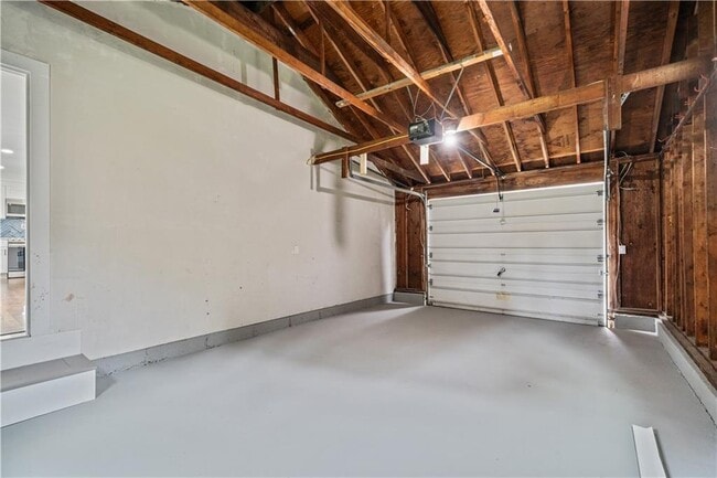 Building Photo - 51 Arrowhead Ln