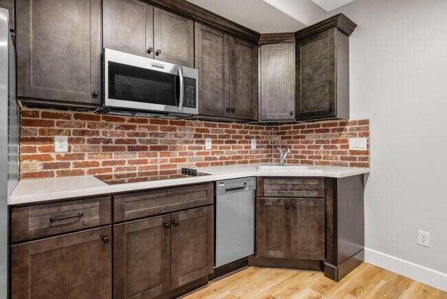 Building Photo - 147 S K St