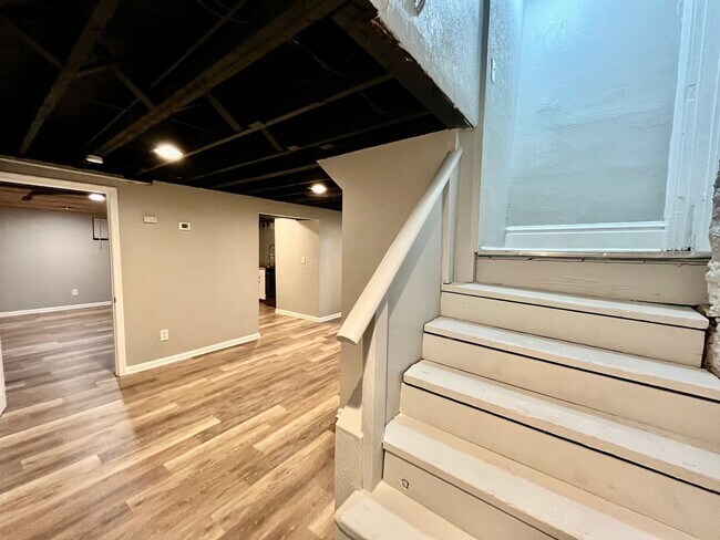 Building Photo - Comfortable 1 bedroom condo unit in KCMO!