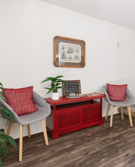 Building Photo - 804 N Main St