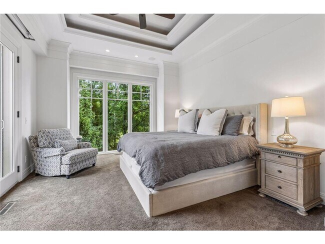 Building Photo - 15700 Portico Dr