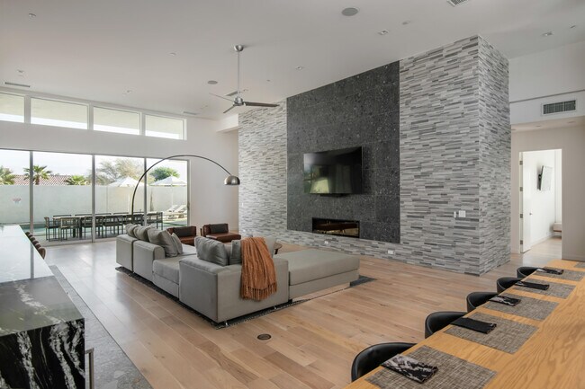 Building Photo - 80943 Elemento Ln