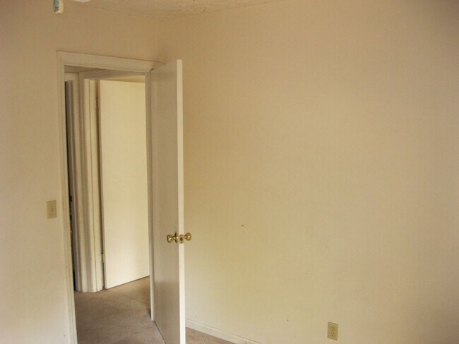 Building Photo - 105 S Quail Crossing