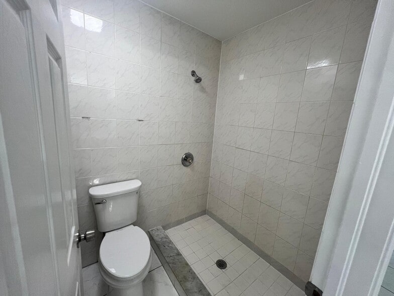 Building Photo - 1096 Staghorn St