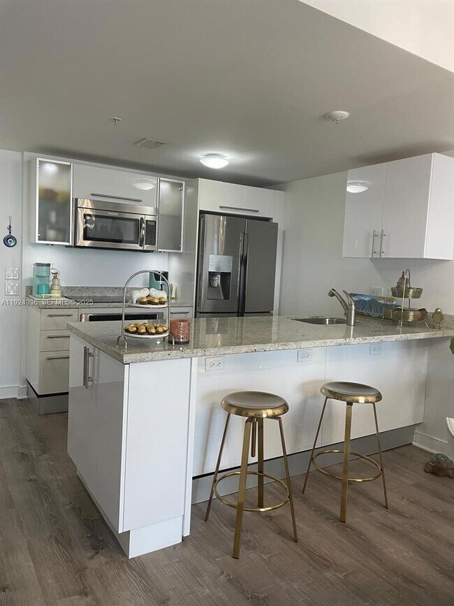 Building Photo - 185 SW 7th St