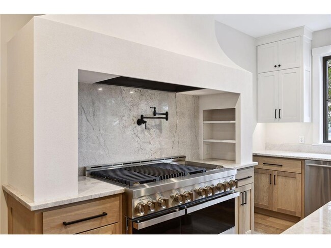 Building Photo - 21845 Byron Cir