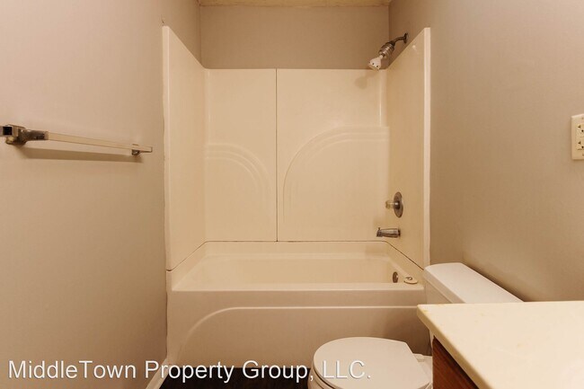 Building Photo - 3 br, 1 bath House - 2312 N Rosewood Ave