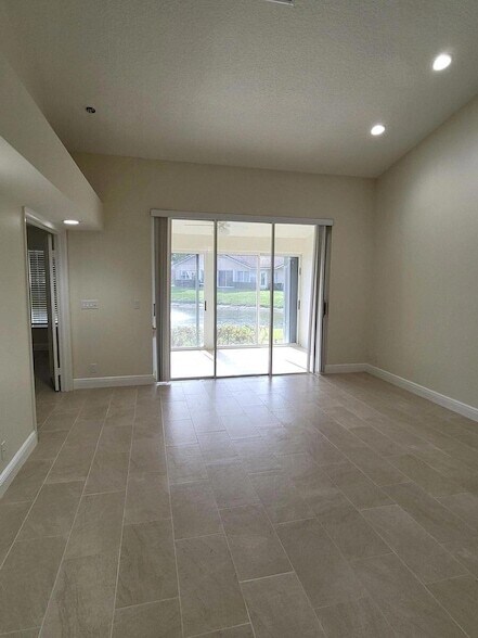 Building Photo - 11000 Ladera Ln