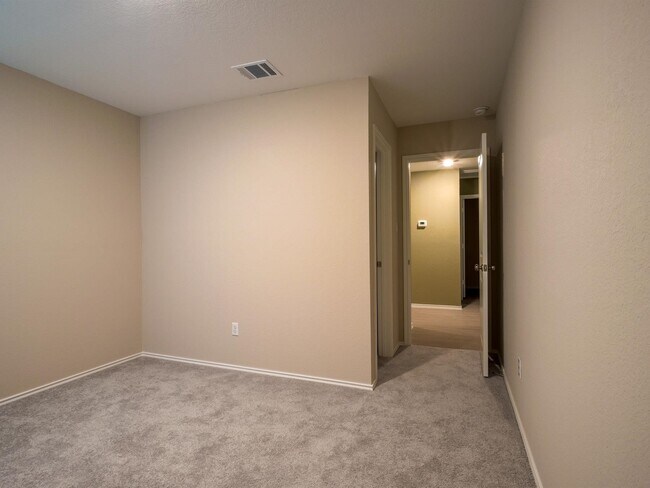 Building Photo - 252 Rock Spgs Dr