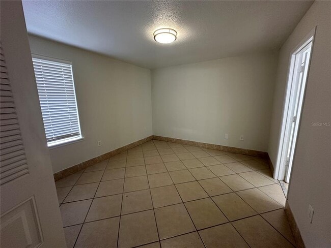 Building Photo - 1000 Dolphin Dr