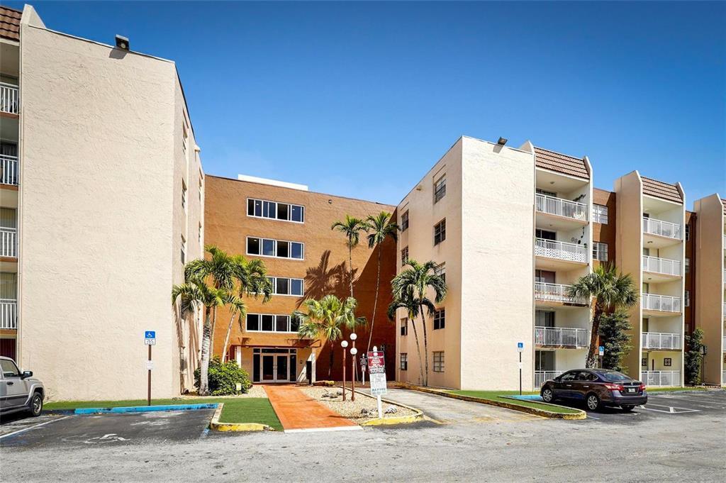 Building Photo - 6930 Miami Gardens Dr