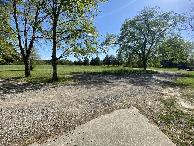 Building Photo - 10291 Paige Rd