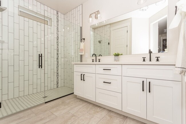 Building Photo - Stunning new build 4 bedroom Chino Valley home!