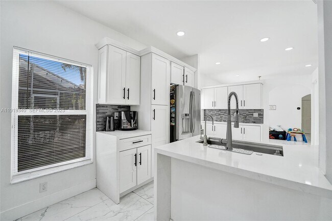 Building Photo - 4118 Sapphire Terrace