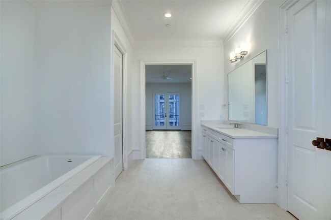 Building Photo - 21 Crain Sq Blvd