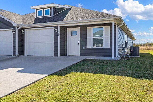 Building Photo - 3-Bedroom Home In Suburban-Style Neighborhood!