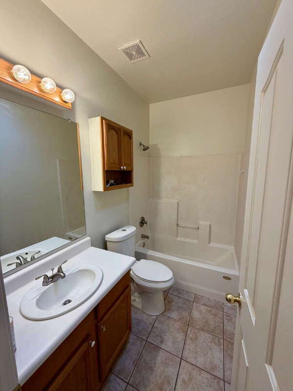 Building Photo - 2540 W Hawks Eye Ave