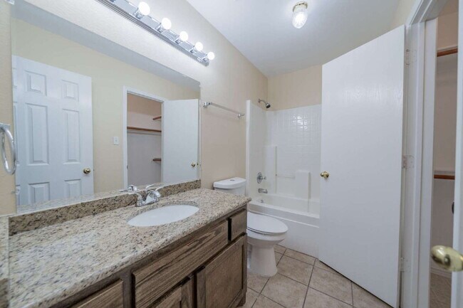 Building Photo - Cute 3 bed, 2 bath home in Grand Prairie